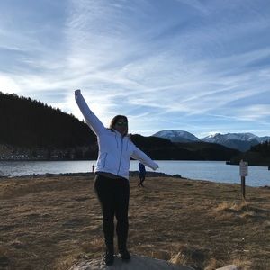 Meet your Posher, Danielle